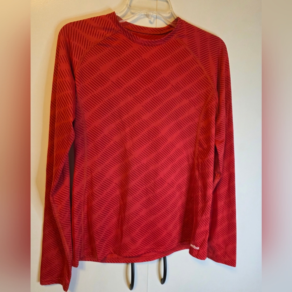 Reebok Women's Long Sleeve Workout Top Size Large Red